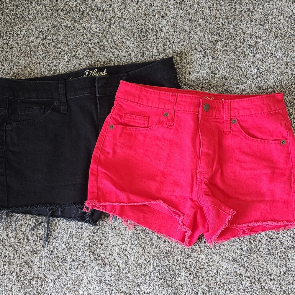 Universal Thread Shorts